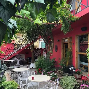  Hostel Red Goat Albania